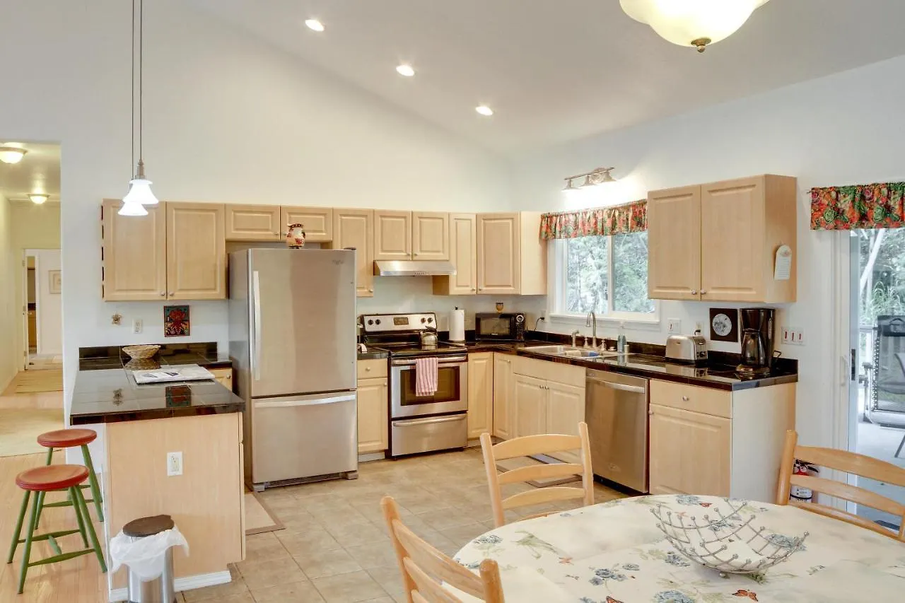 Paradise Park Vacation Rental About 4 Mi To Shoreline! Keaau Holiday home