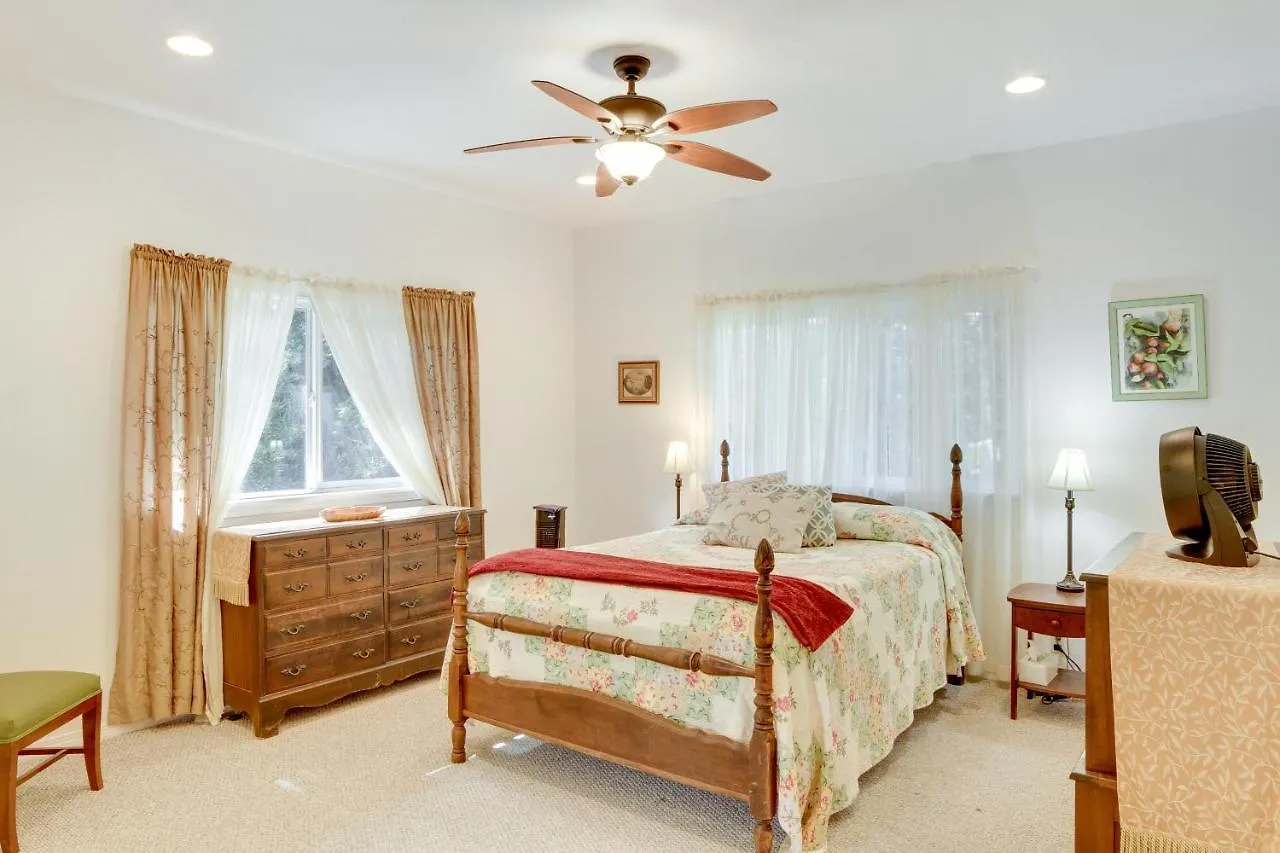 Paradise Park Vacation Rental About 4 Mi To Shoreline! Keaau 0*,  United States