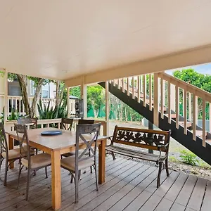 Shark's Cove With Large Front And Back Deck W Bbq, Contact Us For Price Drop Apartment