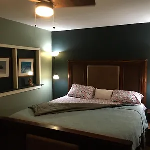 The Hawaii Red House Private Apartment